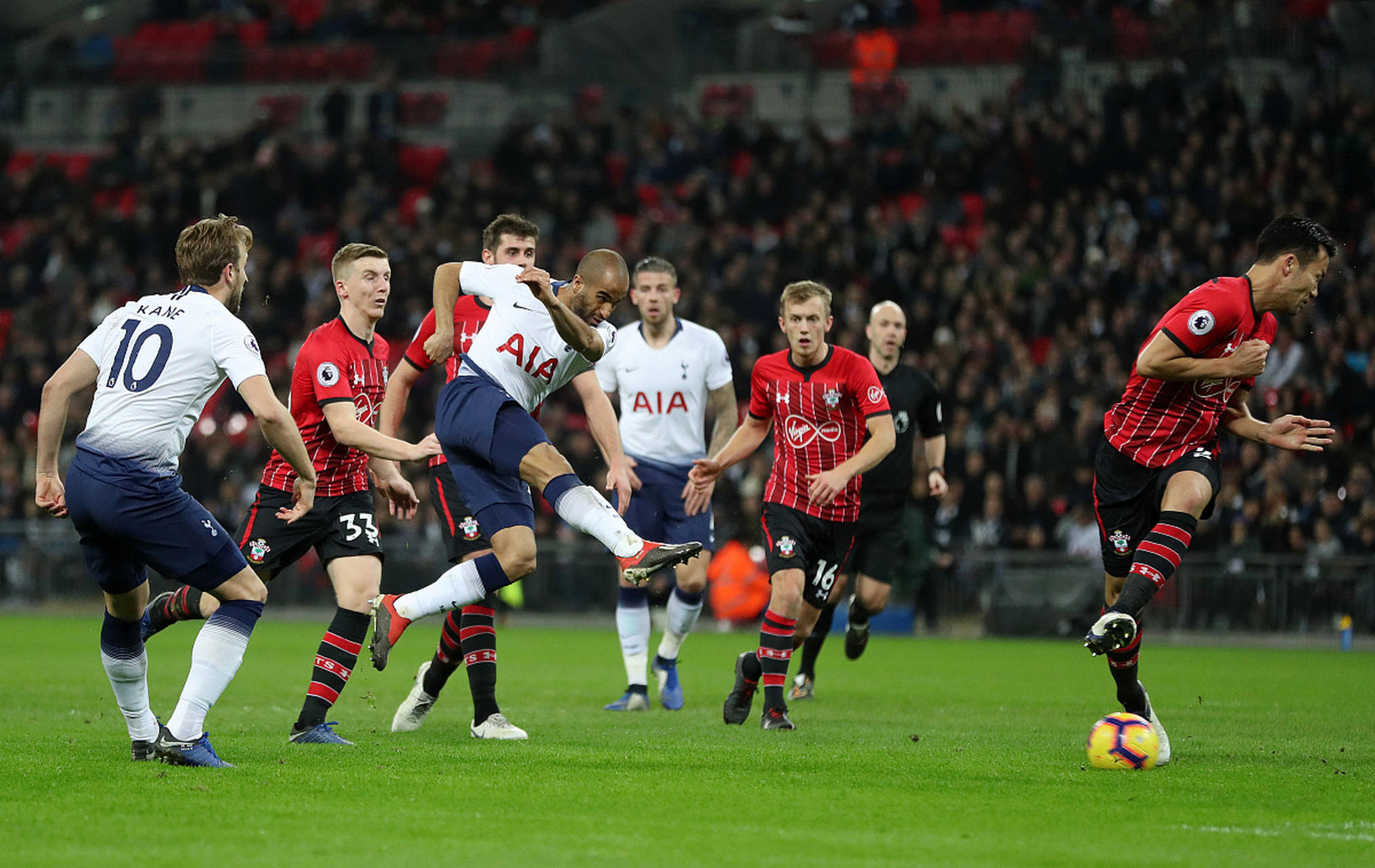 了众多球迷 了众多球迷